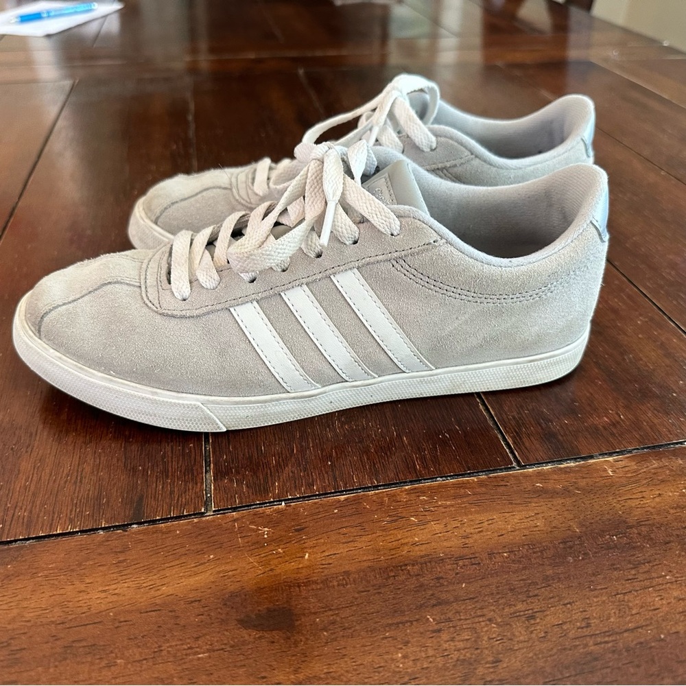 Adidas neo Women's Courtset Size 7.5